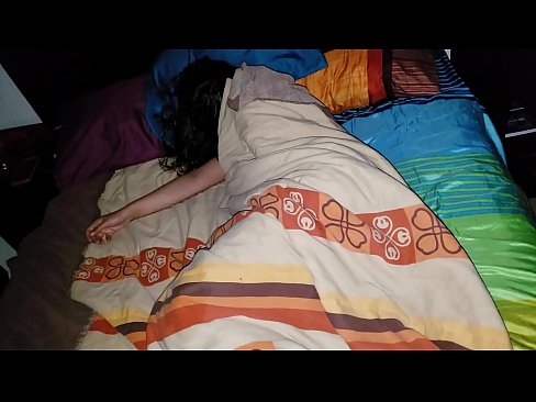 ❤️ Semeordea bere amaorde gazteari errieta egiten dio lo egiten duen bitartean. ️❌ Kalitatezko pornoa gugan