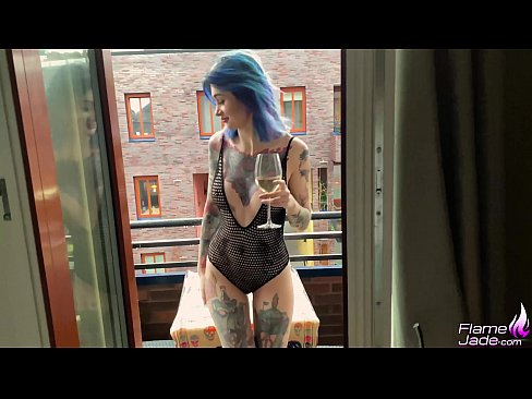 ❤️ Neska Ikaragarria trago batez zurrupatzen eta zeru zabalean sutsuki izorratzen ️❌ Kalitatezko pornoa gugan
